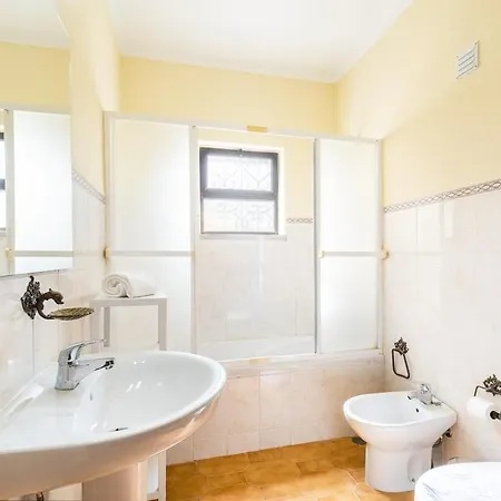 Pinheiro Βίλα Αλμπουφέιρα